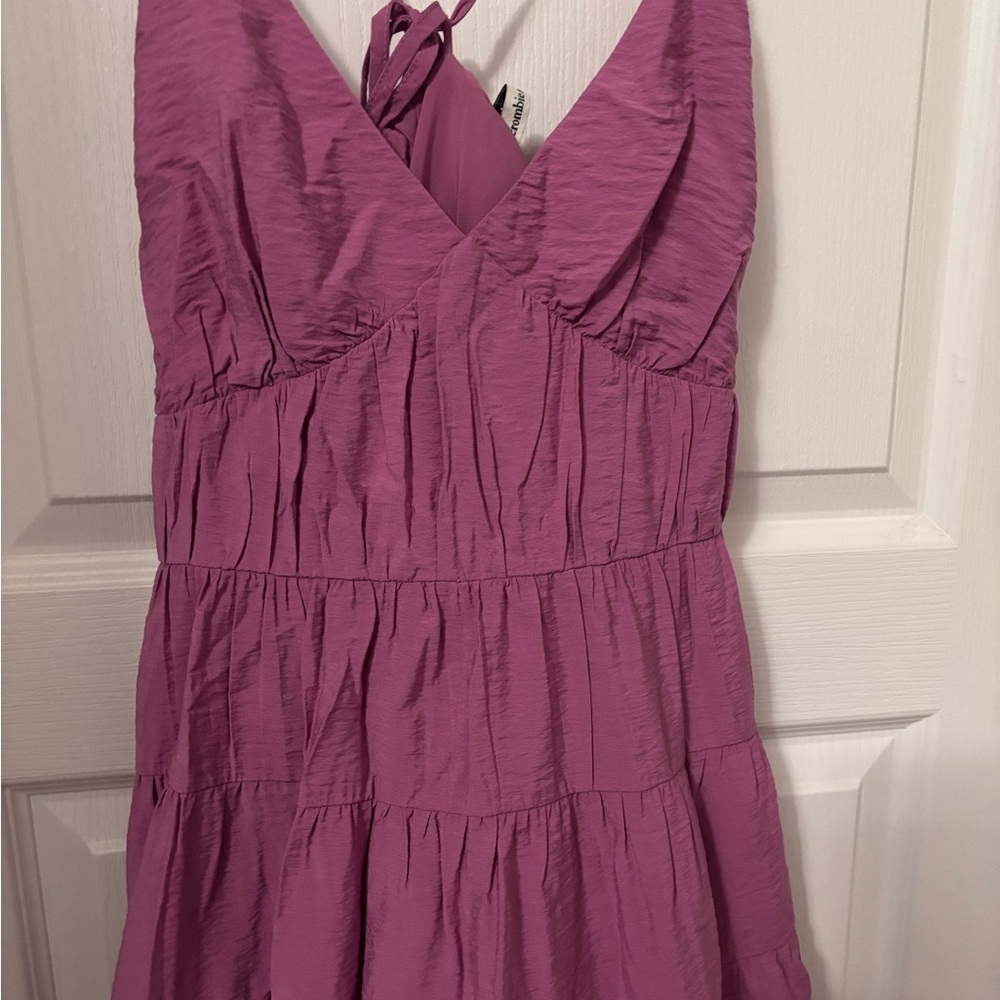 Abercrombie & Fitch women’s flowy, tiered maxi dress. M/T. Adjustable straps. - Picture 9 of 9